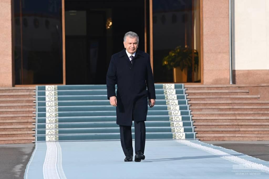 Президент Республики Узбекистан отбыл в Париж