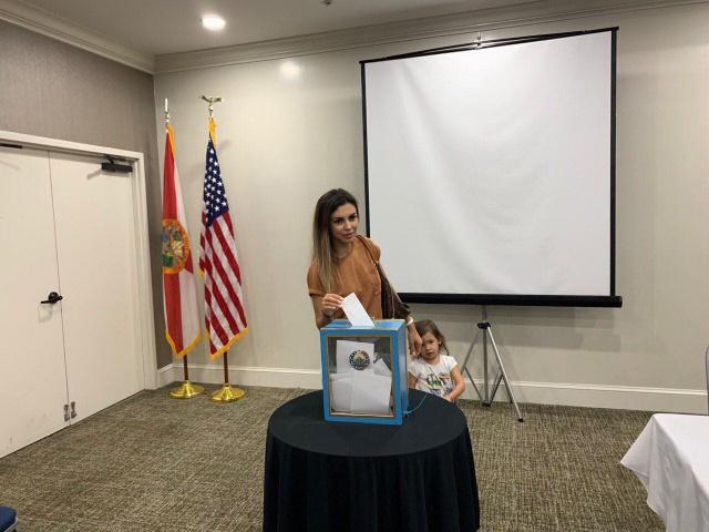  Граждане Узбекистана, находящиеся в США, приняли участие в досрочном голосовании в Орландо